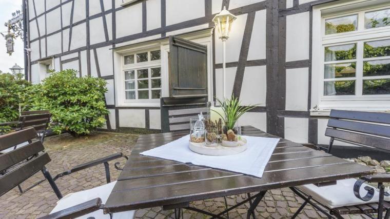 Hotel Zur Post Dabringhausen - Contactless Self Check-In Wermelskirchen Exterior foto